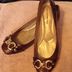 NWT! BANDOLINO KITTEN HEELS  SZ 6